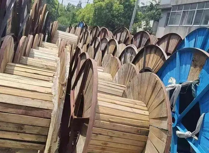 回收旧电缆盘